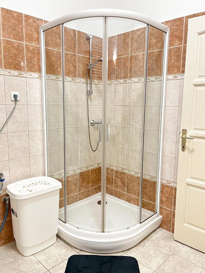 Majestic Residency - 3 Bedrooms Apartment Budapest Exteriör bild