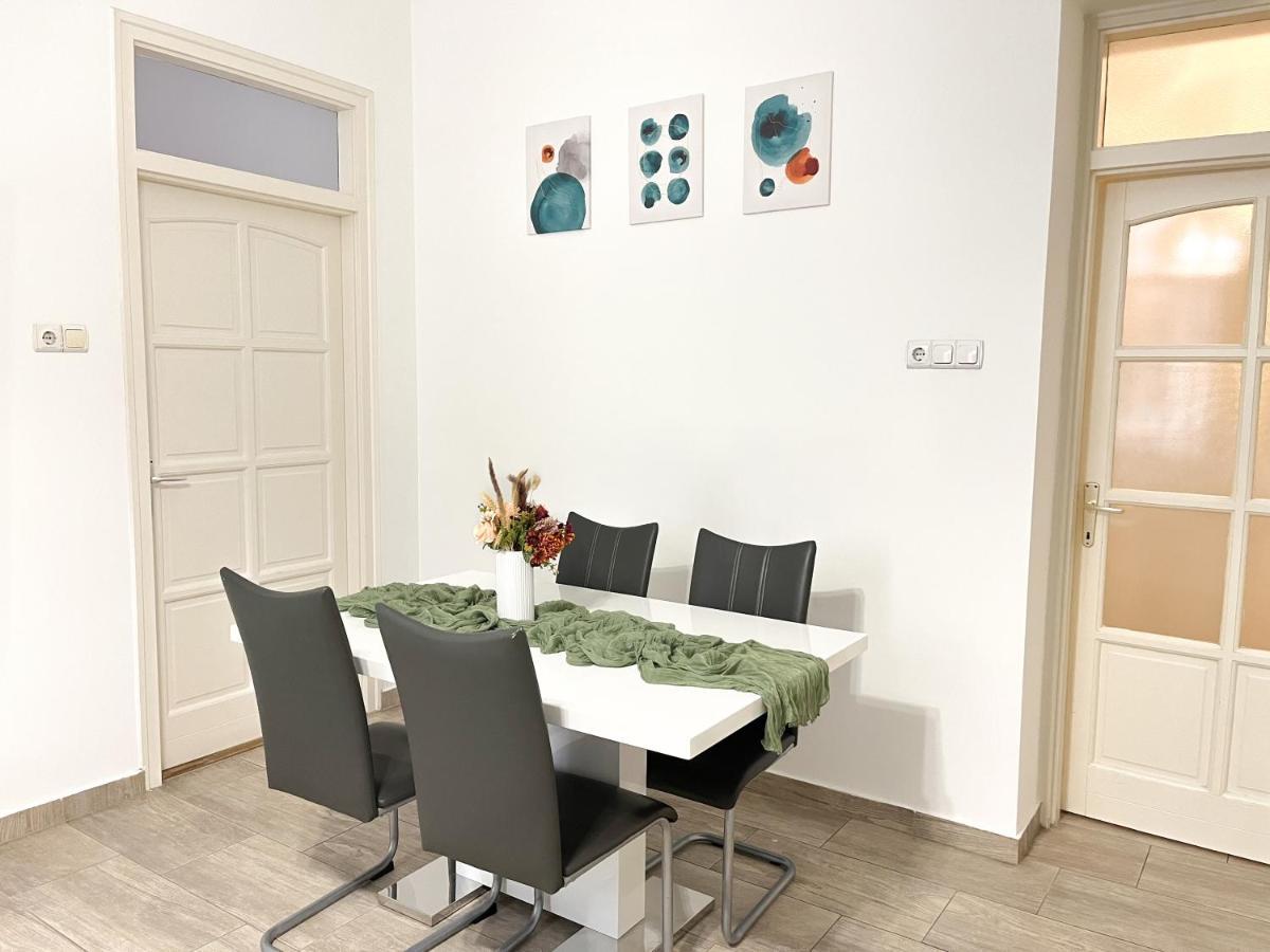 Majestic Residency - 3 Bedrooms Apartment Budapest Rum bild